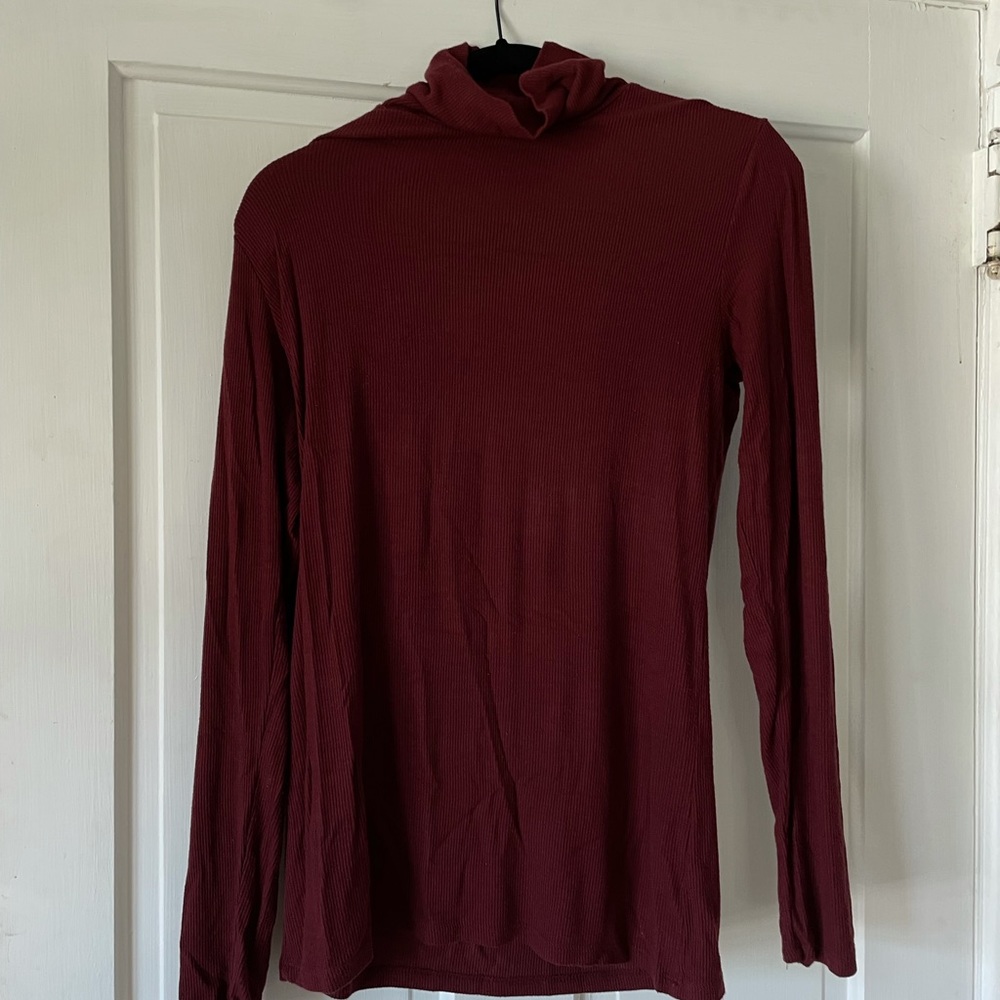 Mossimo maroon mock neck sweater